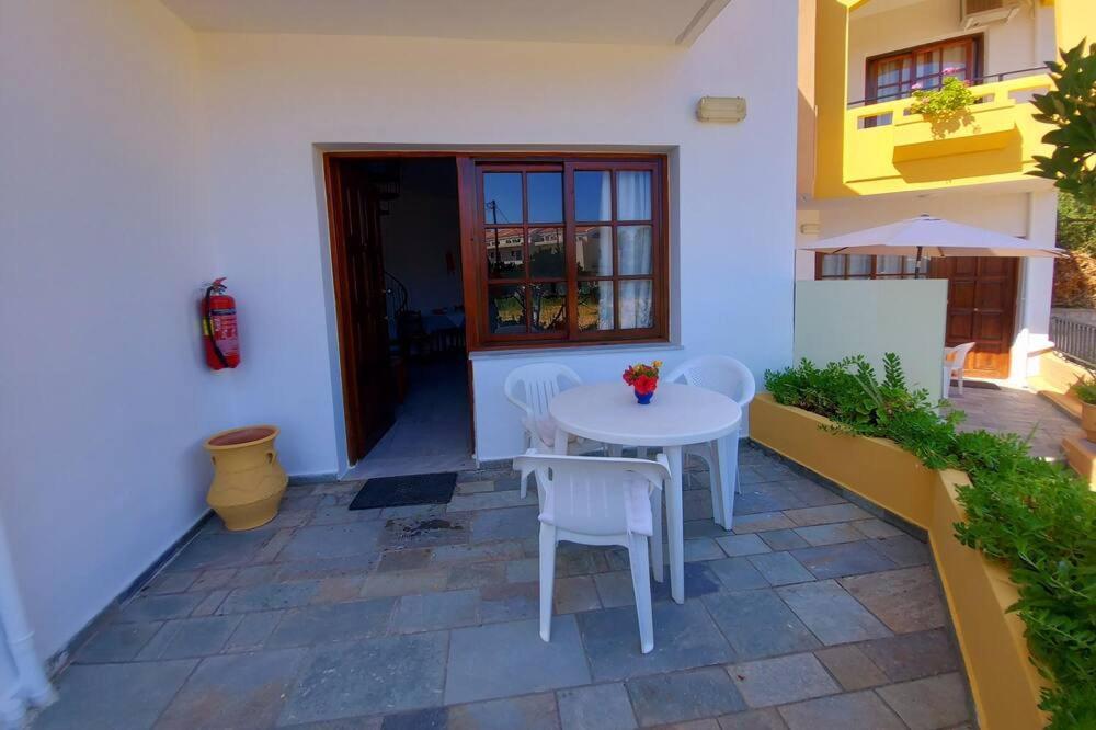Menelaos Apartments Daratsos Exteriér fotografie