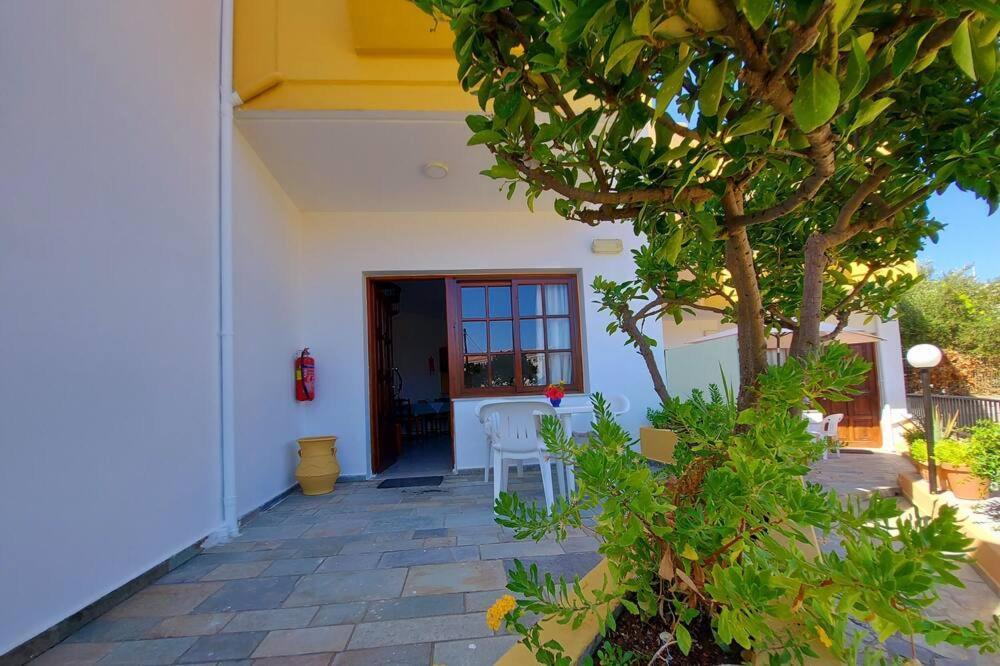 Menelaos Apartments Daratsos Exteriér fotografie